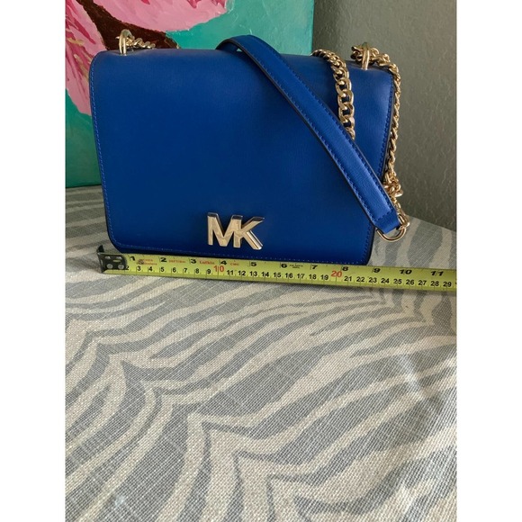 Michael Kors Mort Shoulder Purse - Picture 4 of 7